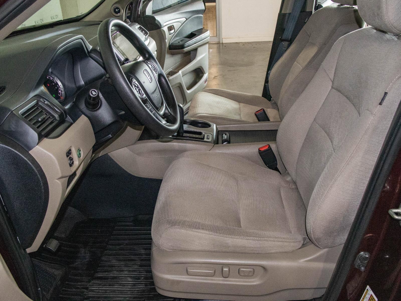 Used 2017 Honda Pilot EX image 7