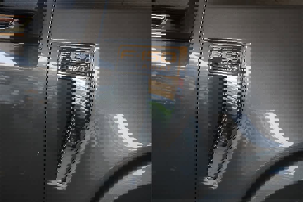 New 2025 Ford F150 Lariat w/ Equipment Group 501A Mid image 6