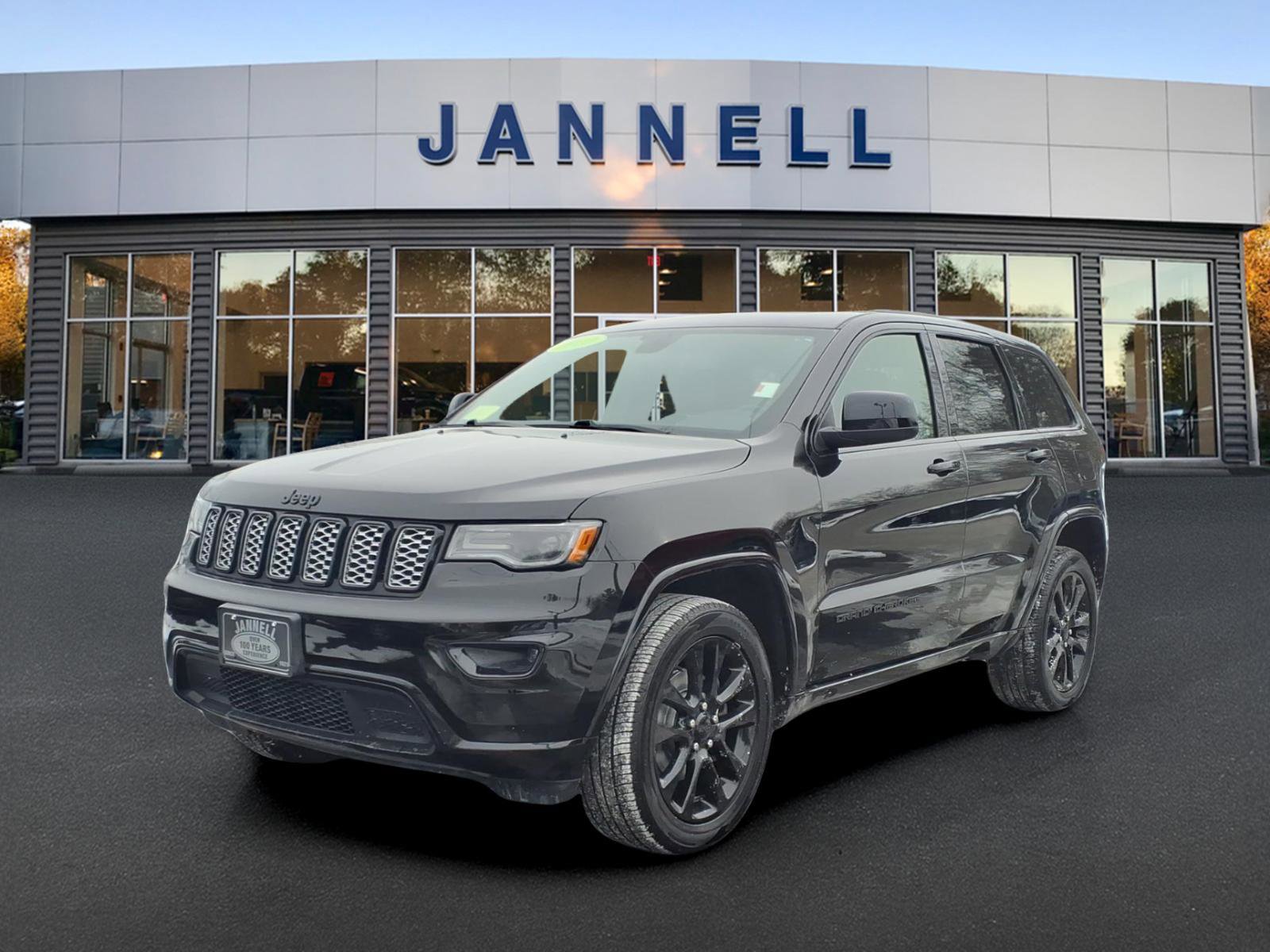 Used 2020 Jeep Grand Cherokee Altitude image 1