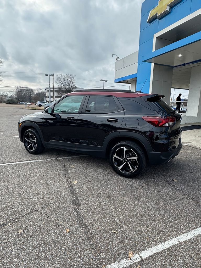 Used 2023 Chevrolet TrailBlazer RS w/ Sun and Liftgate Package image 5