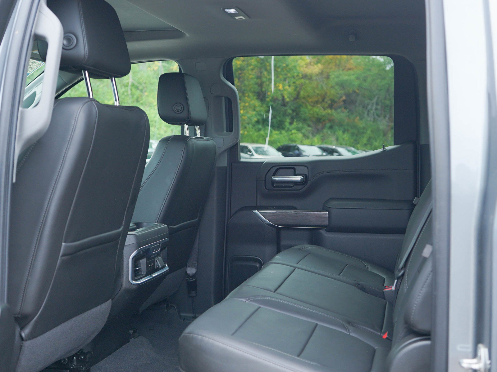 Used 2020 Chevrolet Silverado 1500 LTZ w/ LTZ Premium Package AWD/4WD image 18