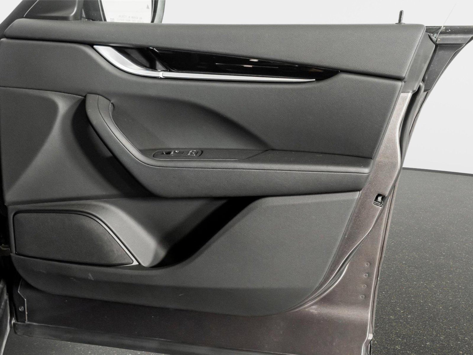 Used 2022 Maserati Levante GT image 48