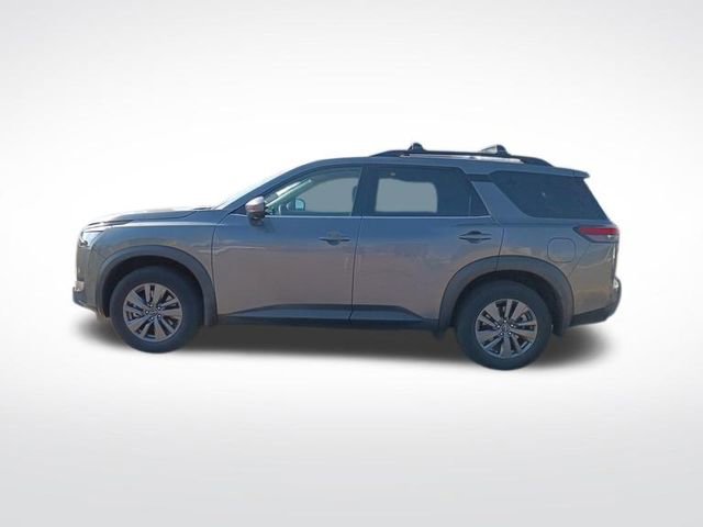 Used 2024 Nissan Pathfinder SV w/ SV Premium Package image 2