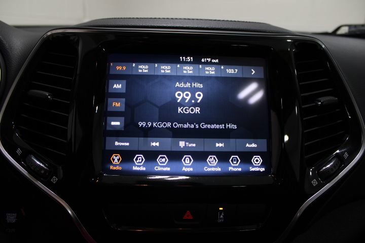 Used 2022 Jeep Cherokee Limited image 4