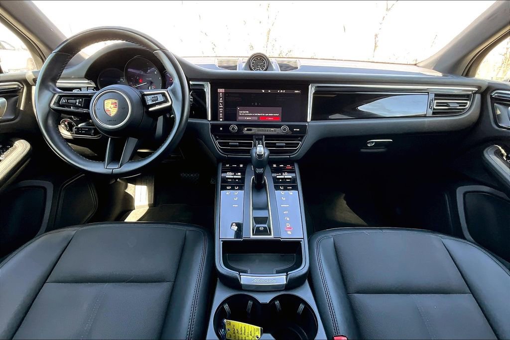 Used 2022 Porsche Macan image 21