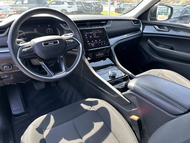 Used 2023 Jeep Grand Cherokee Laredo image 21