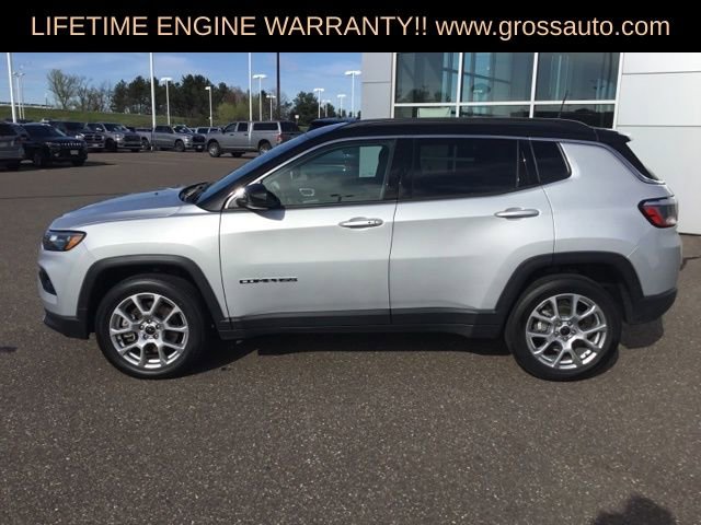 Used 2025 Jeep Compass Limited AWD/4WD image 5