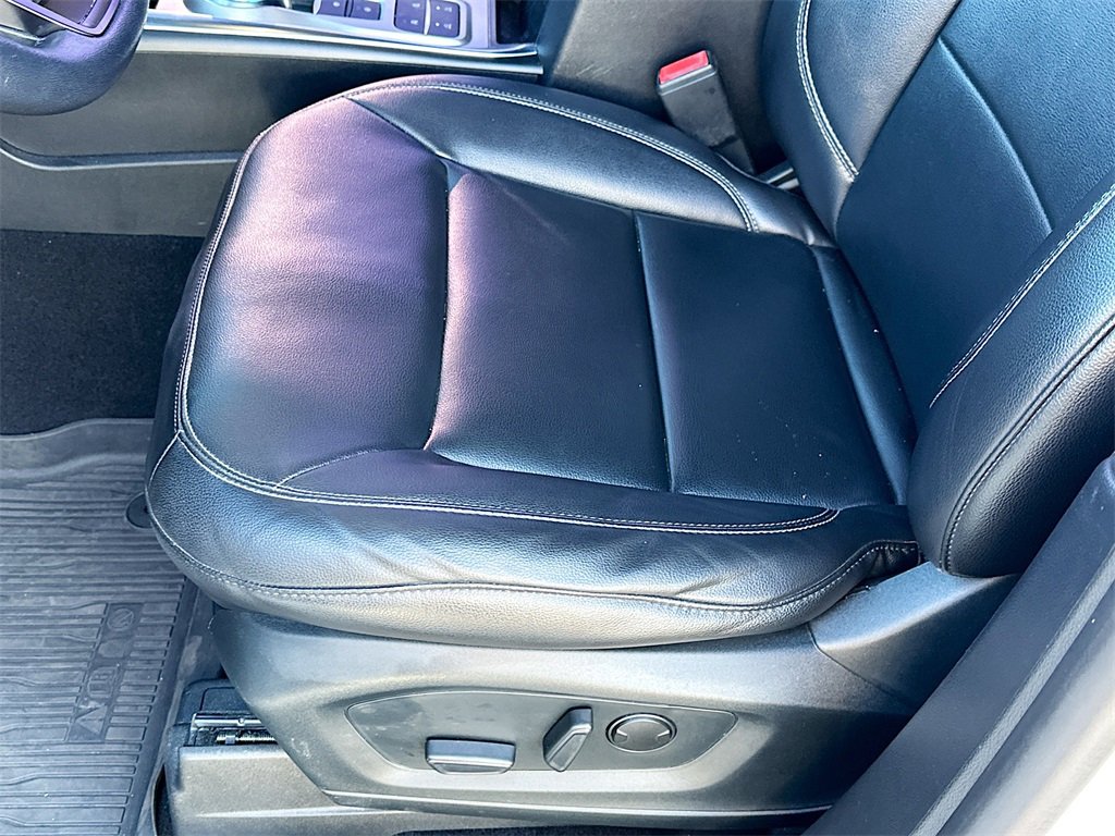 Used 2020 Ford Explorer XLT w/ Equipment Group 202A image 18