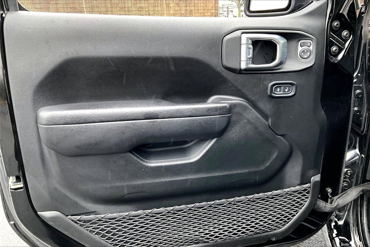 Certified 2022 Jeep Gladiator Sport image 25