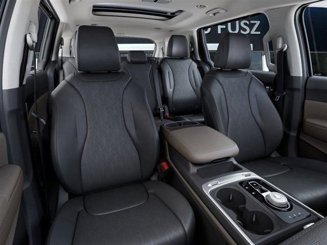 New 2026 Kia Carnival SX FWD image 15