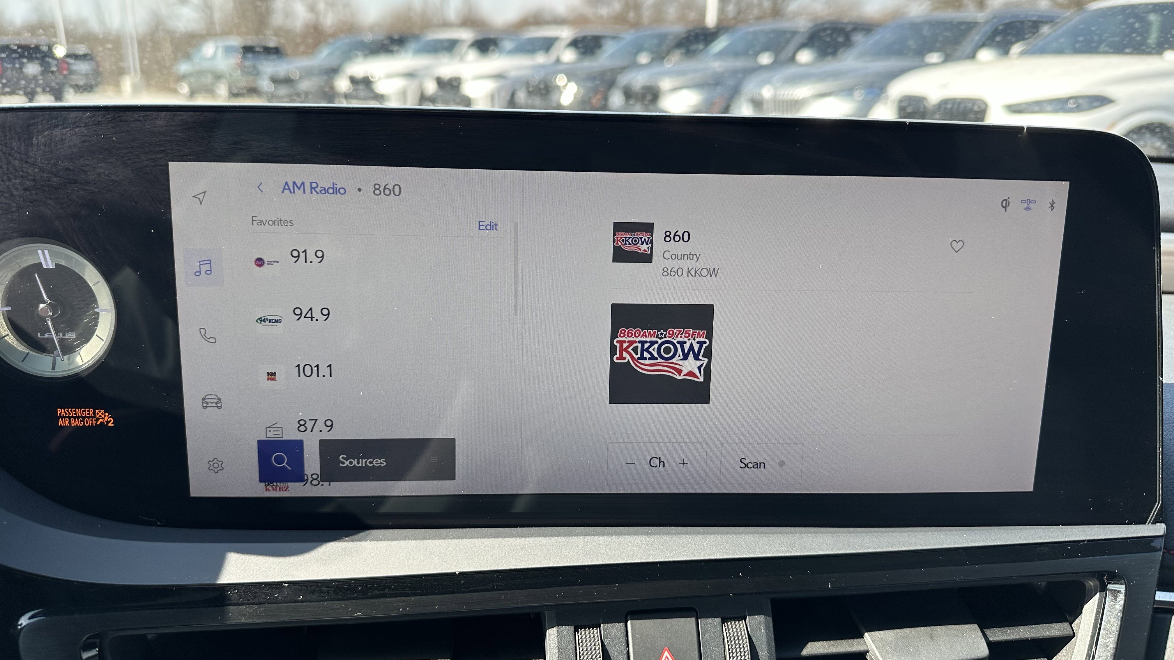 Used 2023 Lexus ES 350 F Sport w/ Accessory Package (Z2) image 10