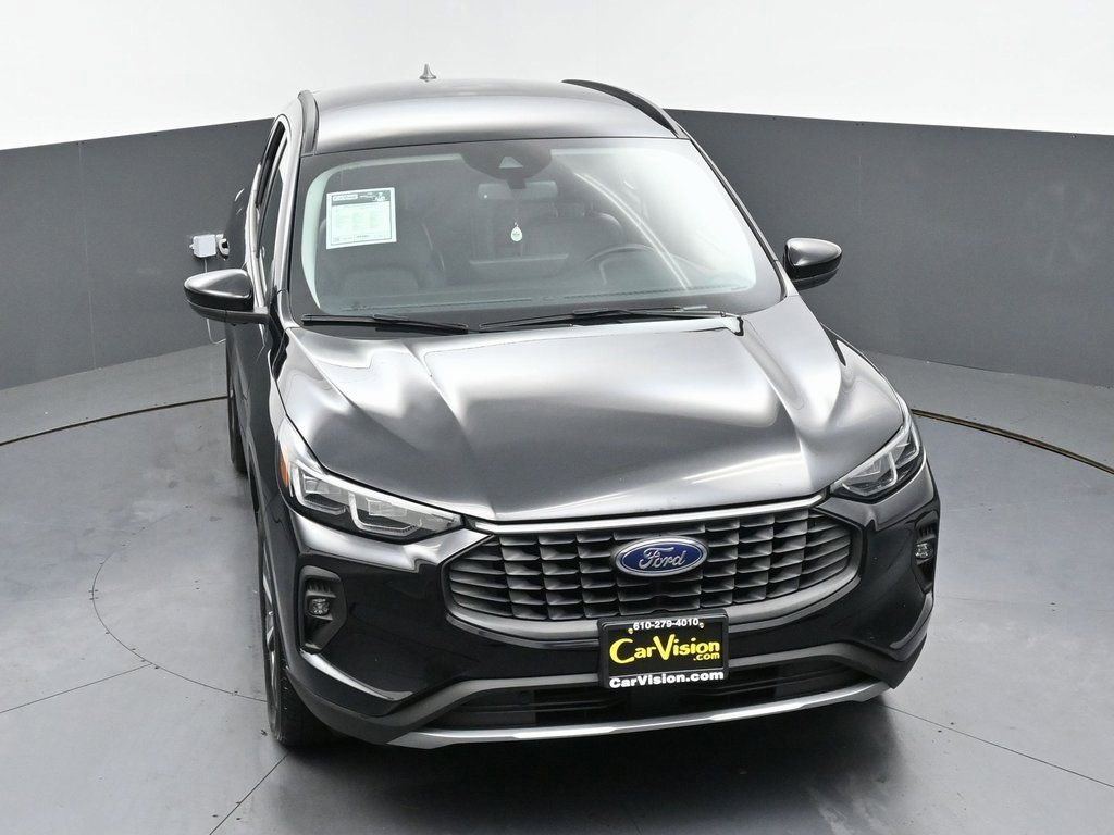 Used 2025 Ford Escape Platinum image 41