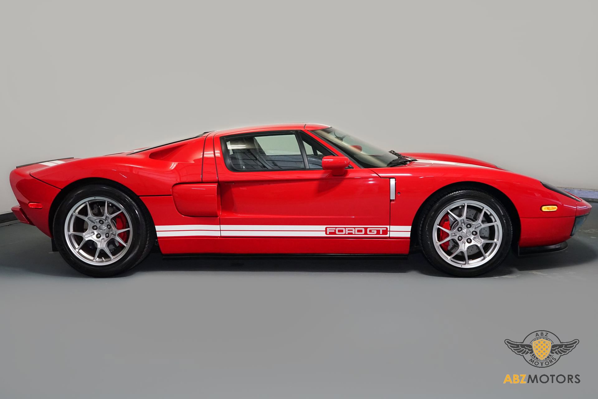 Used 2005 Ford GT image 5