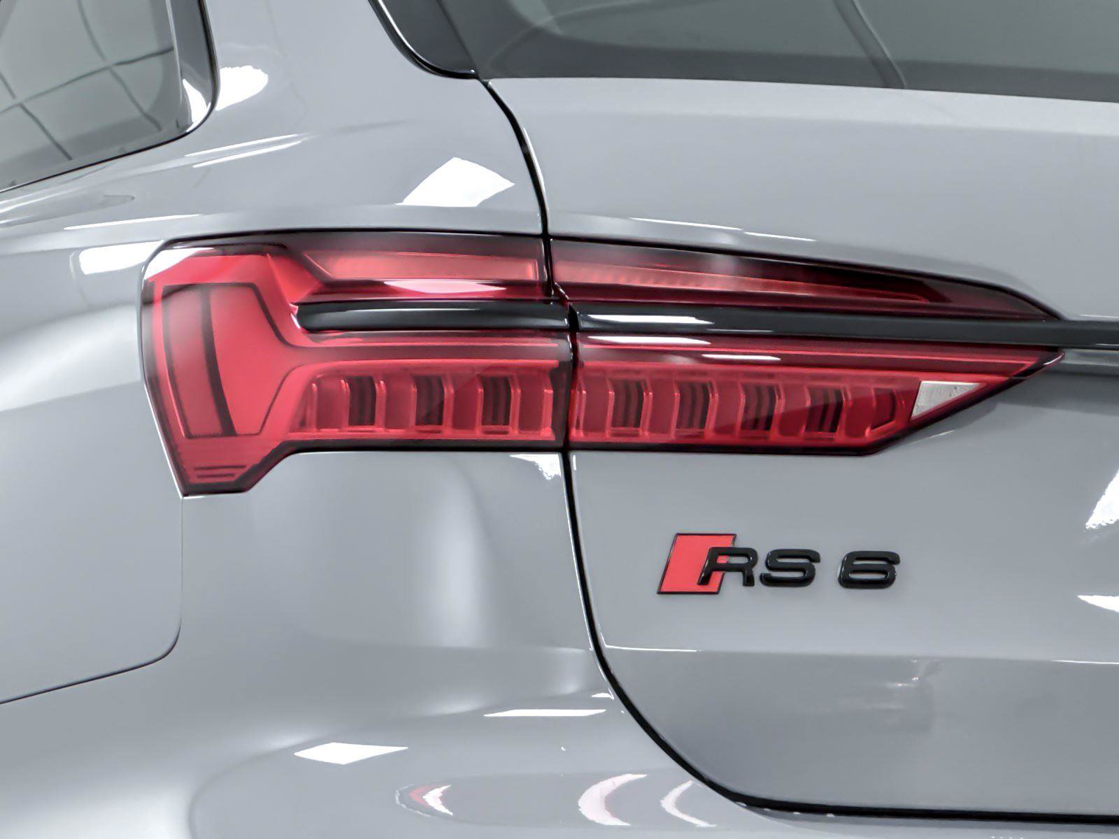 Certified 2024 Audi RS 6 performance AWD/4WD image 27