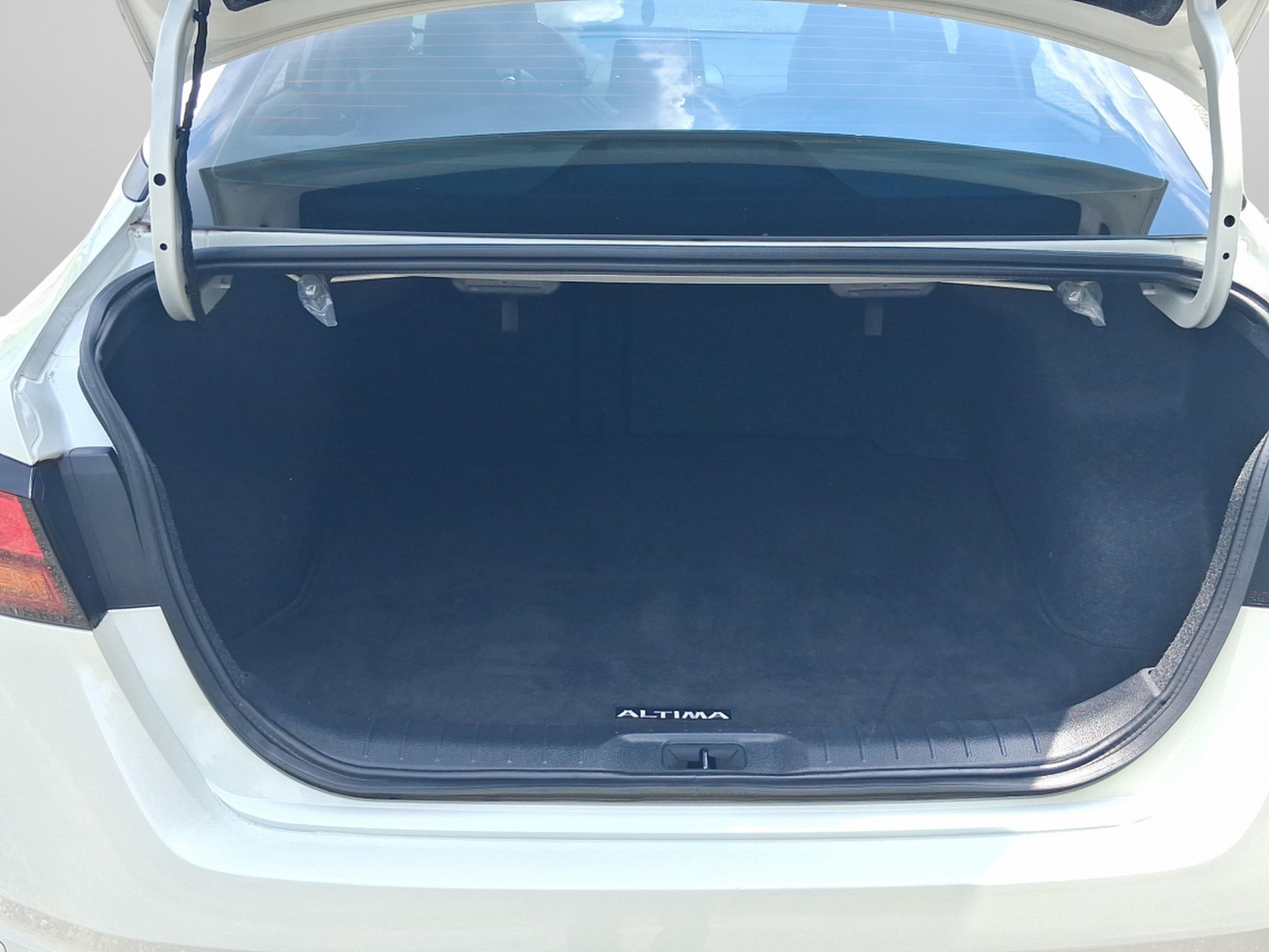 Used 2022 Nissan Altima 2.5 SR FWD image 23