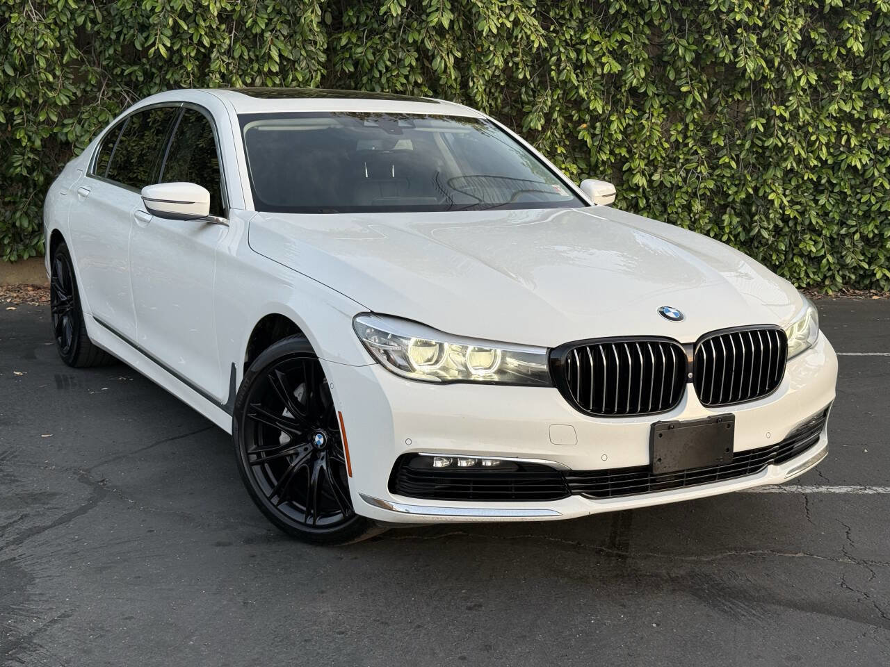 Used 2018 BMW 740i RWD image 2