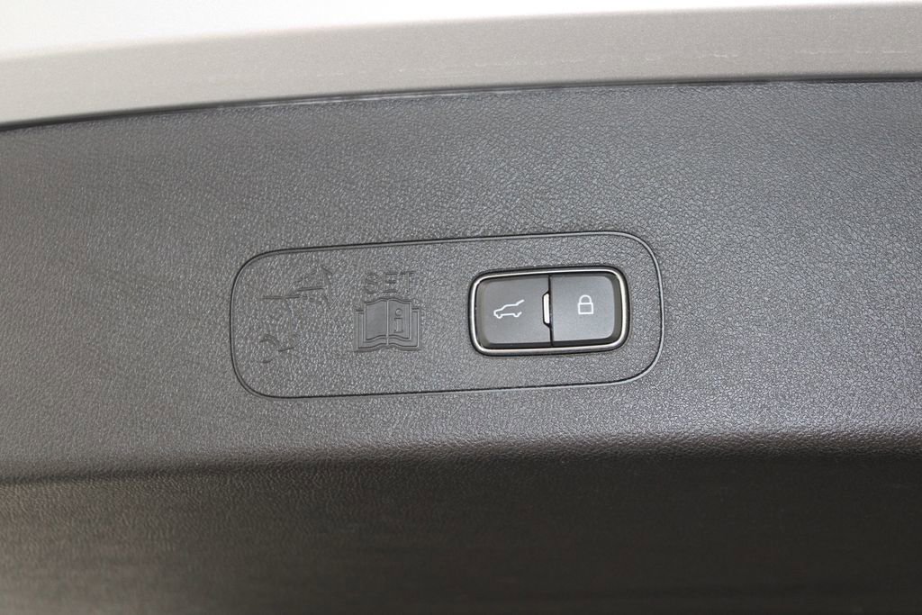 Used 2022 Lincoln Aviator Reserve w/ Equipment Group 201A image 17