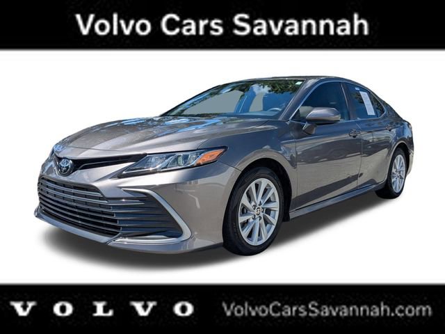 Used 2022 Toyota Camry LE image 10