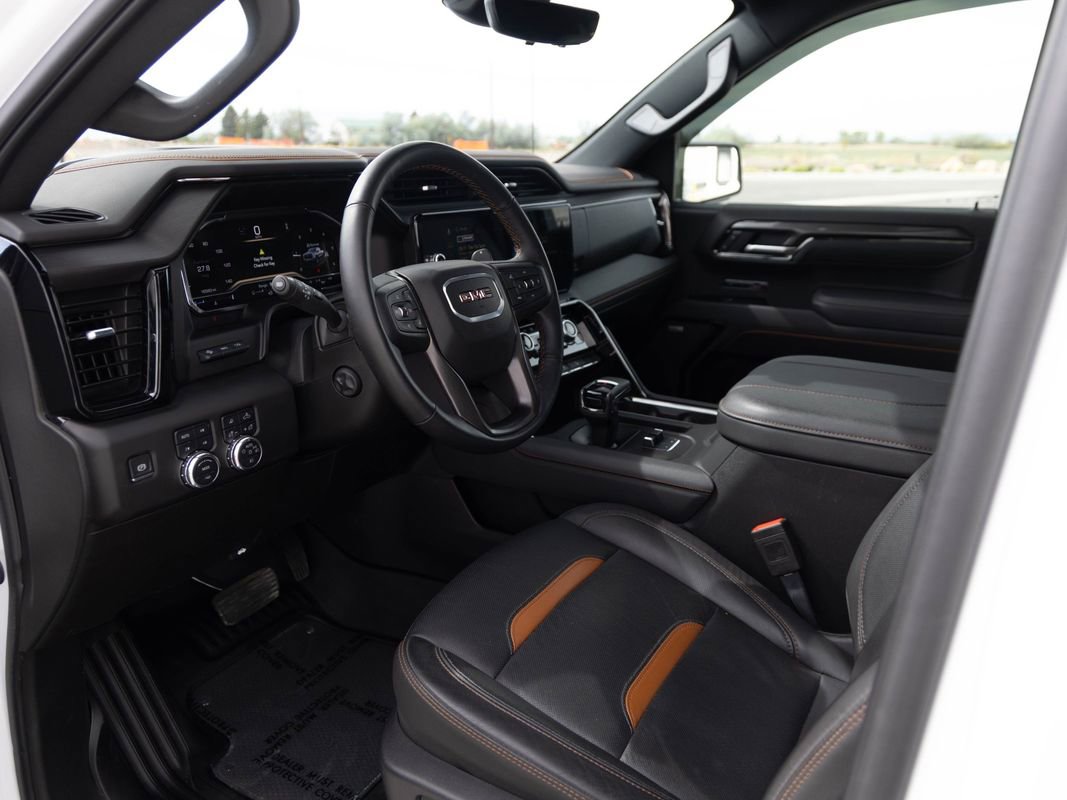 Used 2025 GMC Sierra 1500 AT4 w/ Technology Package AWD/4WD image 15