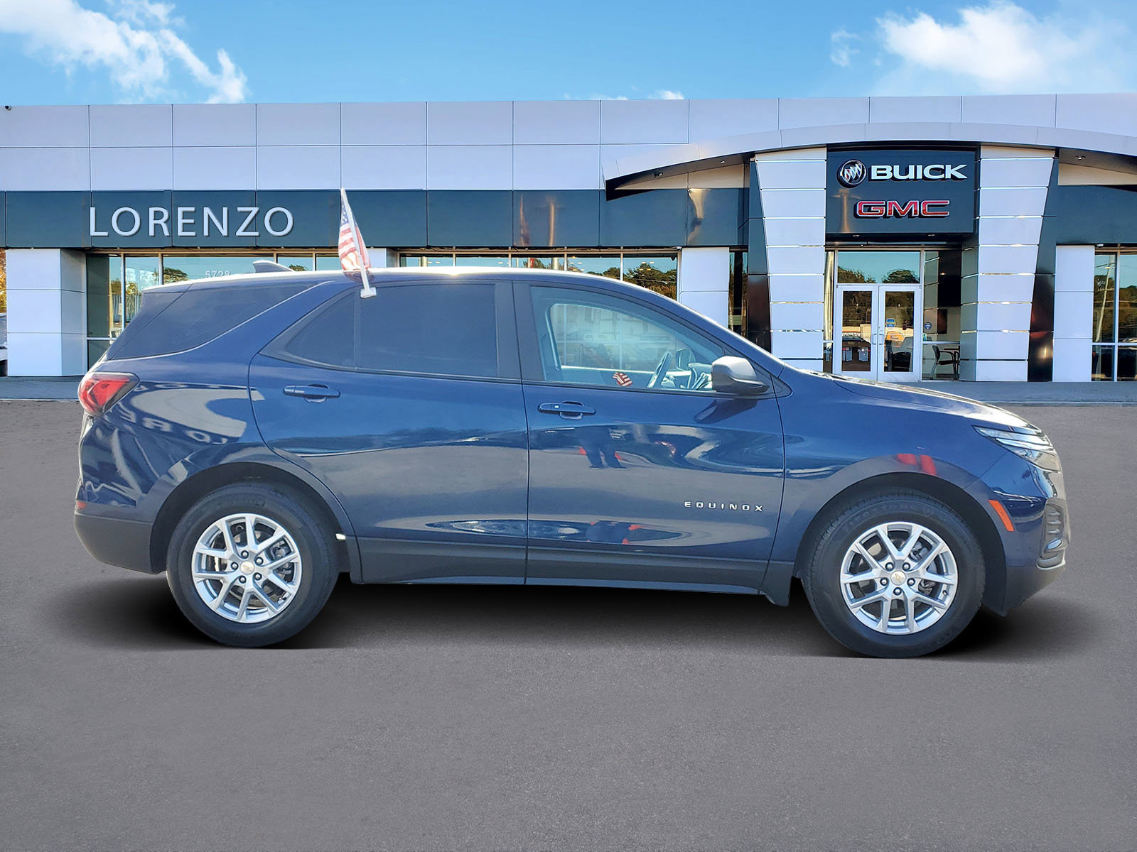 Used 2023 Chevrolet Equinox LS image 4