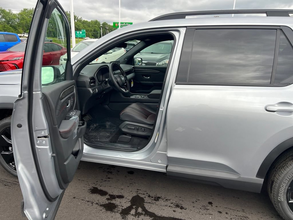 New 2026 Honda Pilot Black Edition image 10