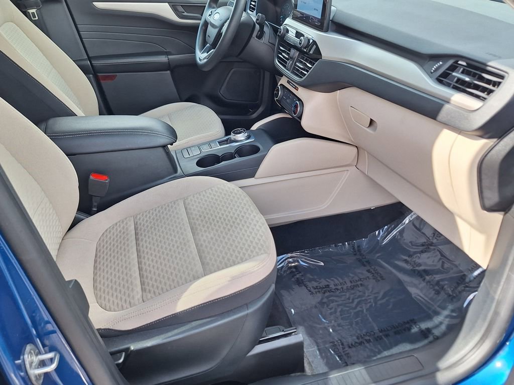 Used 2022 Ford Escape SE image 25