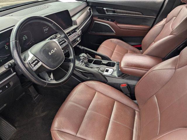 Used 2024 Kia Telluride EX w/ EX Captain's Chair Package image 21