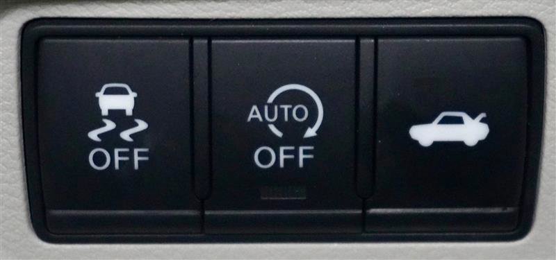 Used 2018 INFINITI Q50 Luxe w/ Essential Package (2.0T Luxe) image 33