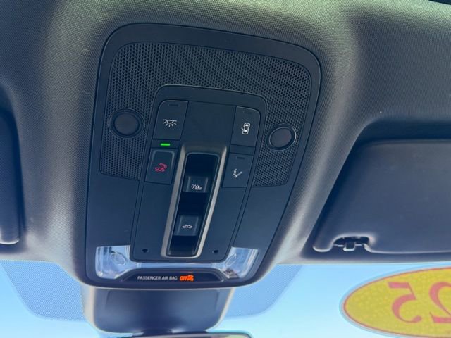 Used 2025 Audi Q3 2.0T Premium image 37