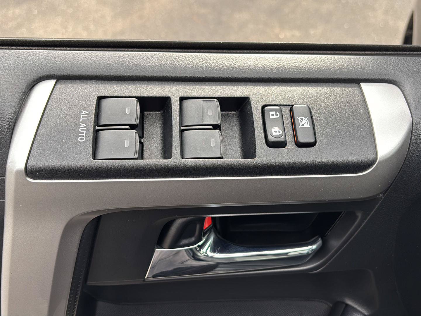 Used 2018 Toyota 4Runner SR5 Premium AWD/4WD image 25