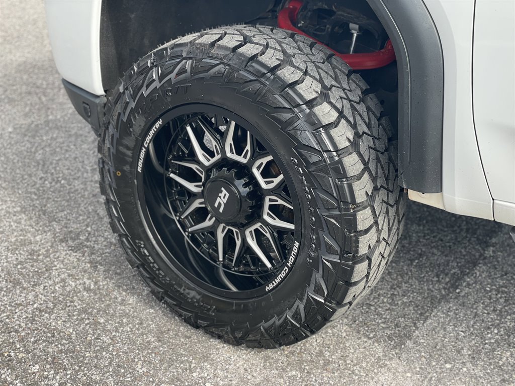 Used 2022 GMC Sierra 2500 AT4 image 38