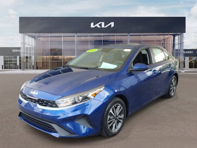 Certified 2023 Kia Forte LXS FWD image 3