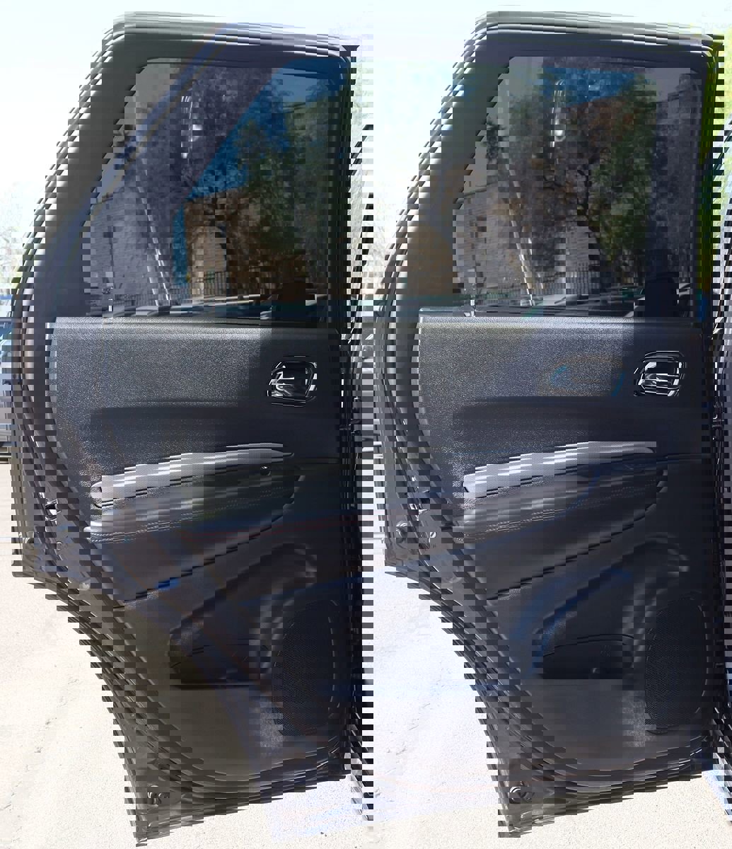 Used 2018 Dodge Durango R/T w/ Blacktop Package image 31