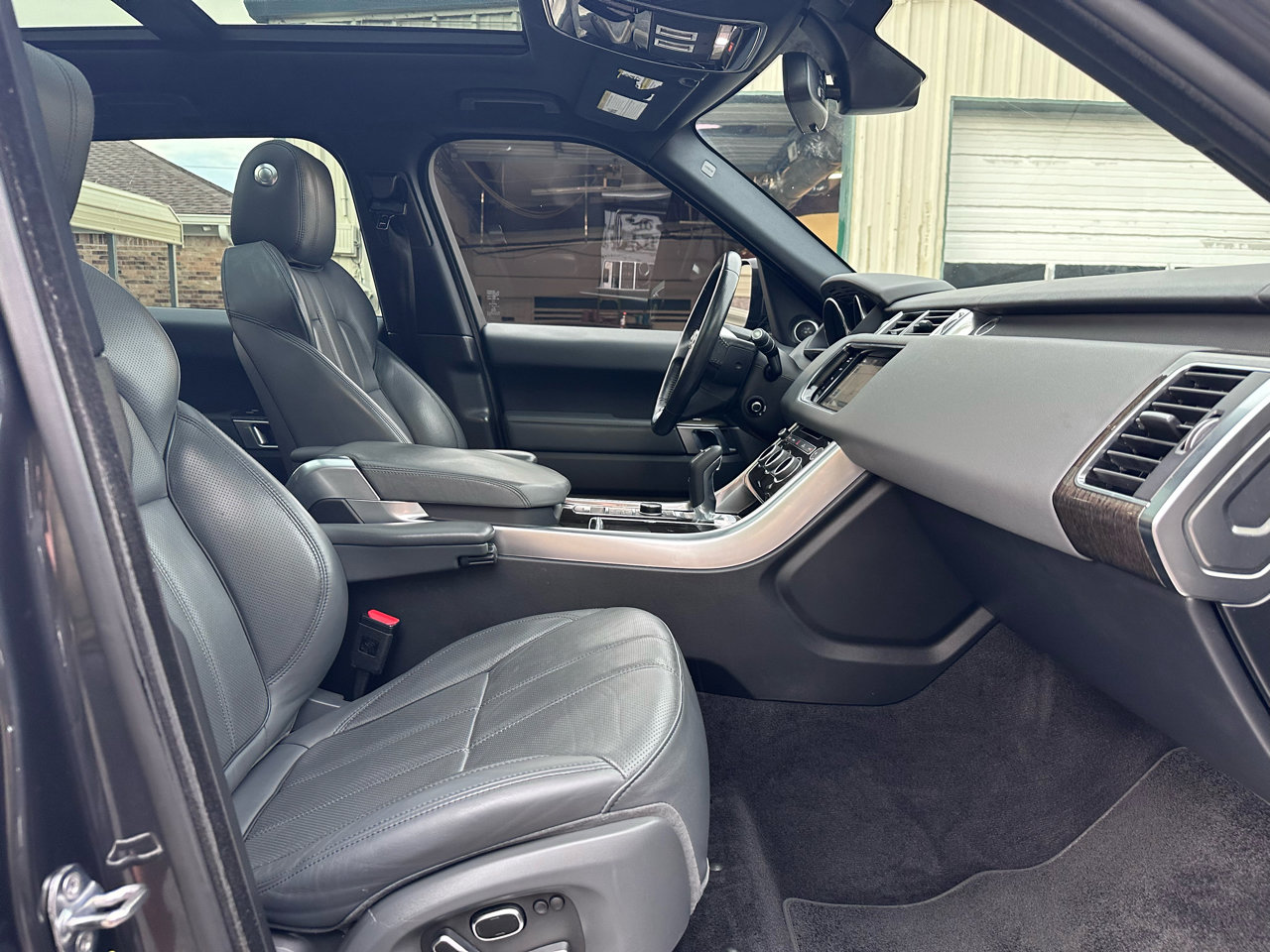 Used 2015 Land Rover Range Rover Sport HSE image 22