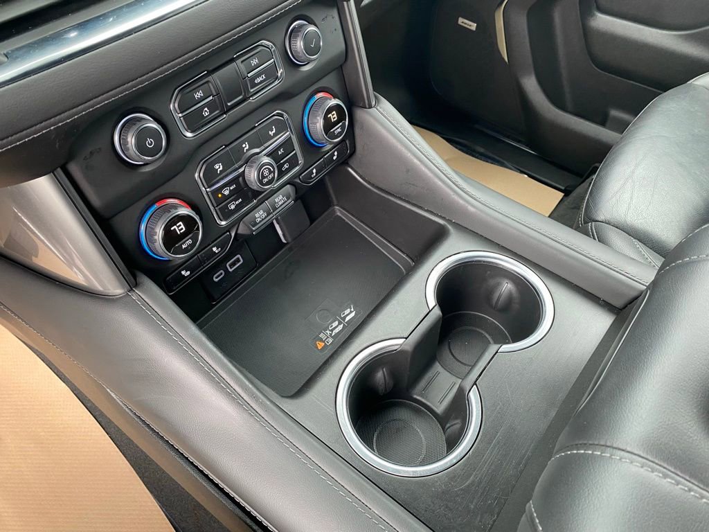 Used 2024 Chevrolet Suburban LT image 17