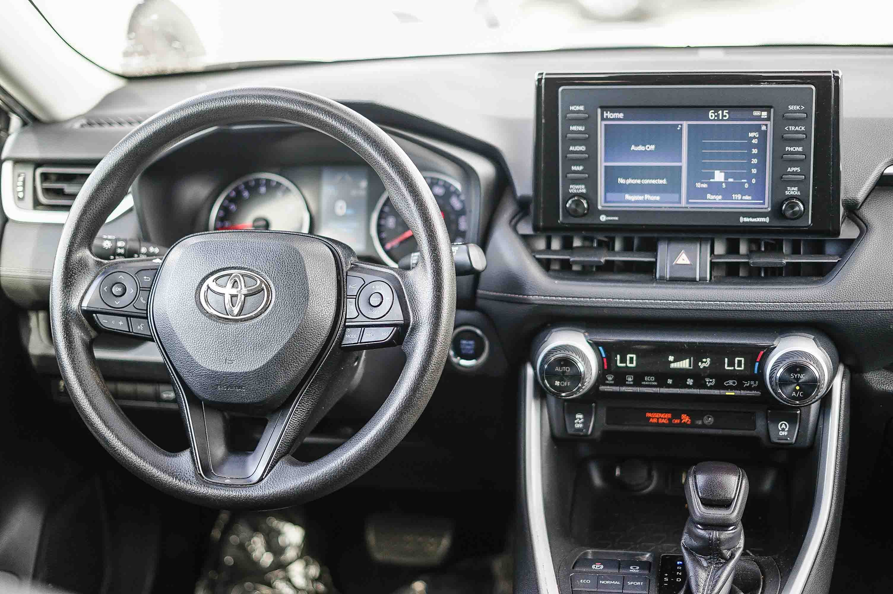 Used 2021 Toyota RAV4 XLE w/ Convenience Package image 13