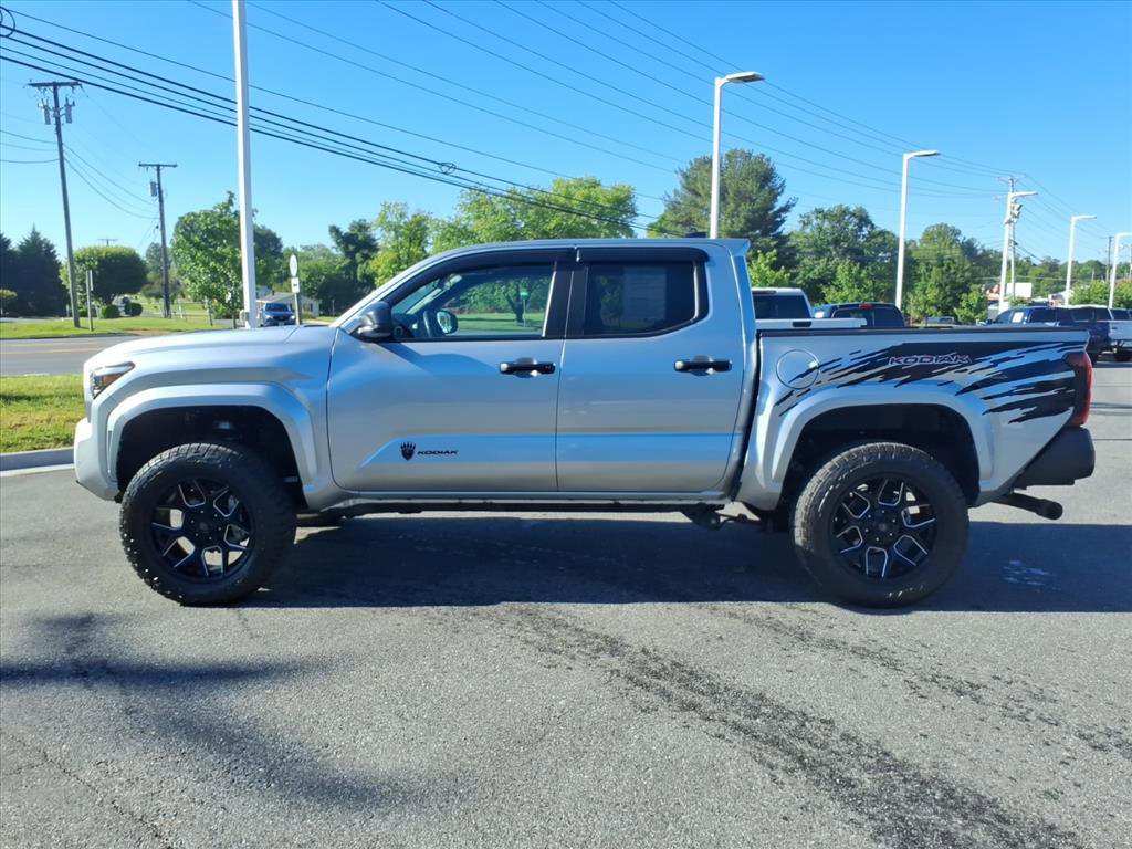Used 2024 Toyota Tacoma SR w/ SR Upgrade Package AWD/4WD image 13