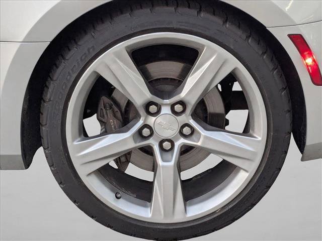 Used 2018 Chevrolet Camaro SS image 24