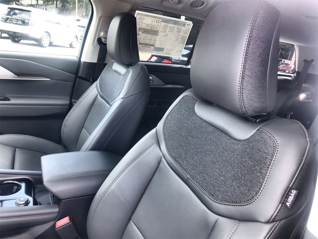 New 2025 Ford Explorer Active image 11