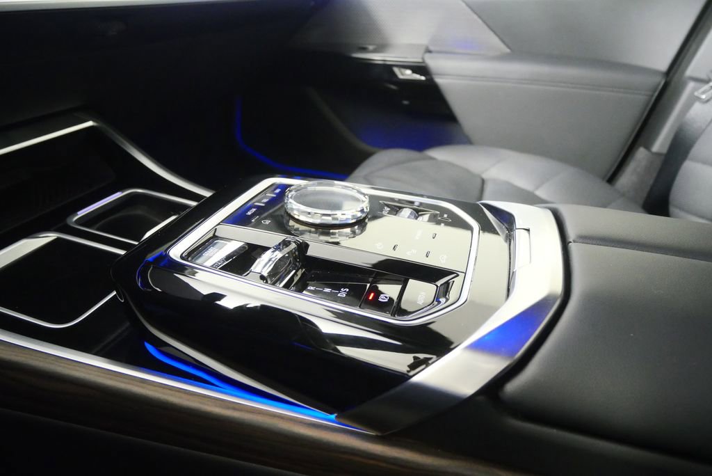 Certified 2023 BMW 740i w/ Parking Assistance Package image 25