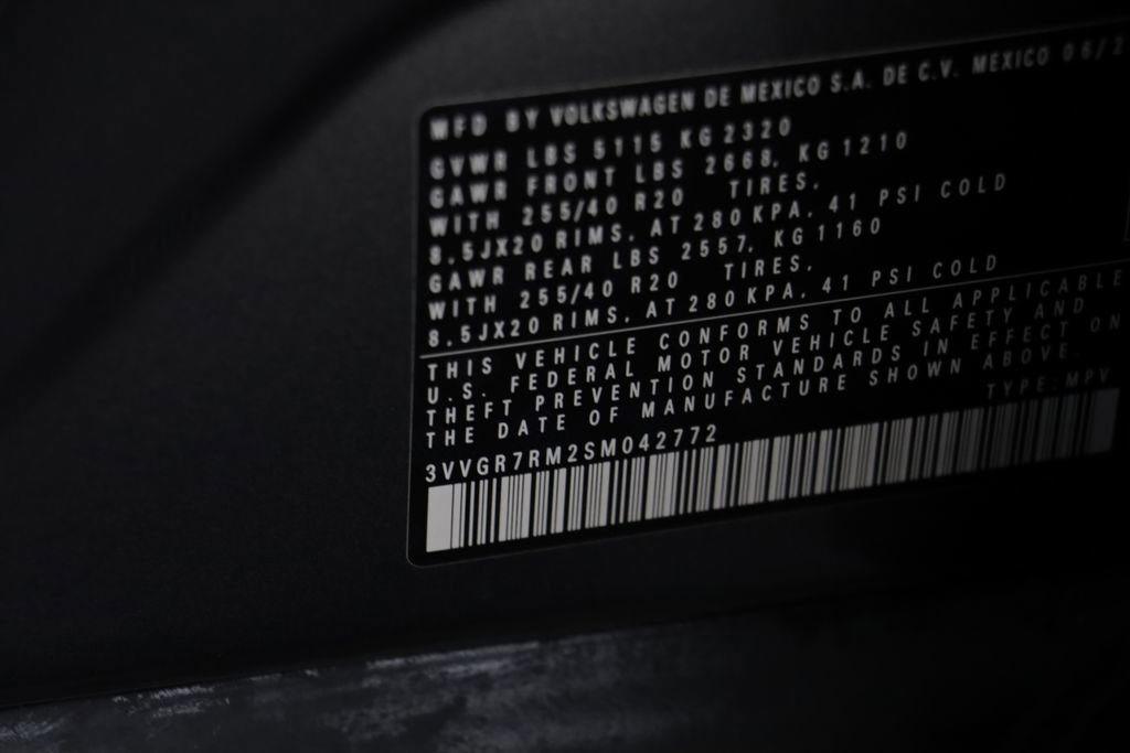 Used 2025 Volkswagen Tiguan SE R-Line AWD/4WD image 23