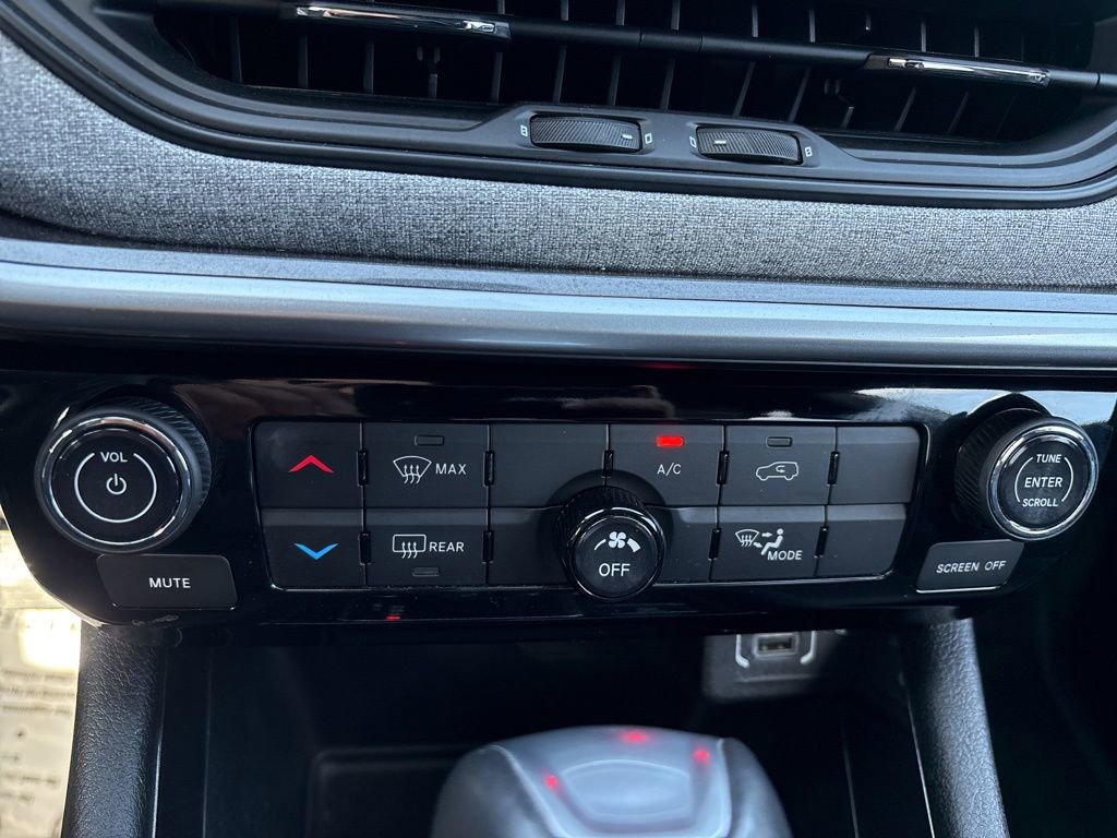 Used 2024 Jeep Compass Latitude image 22