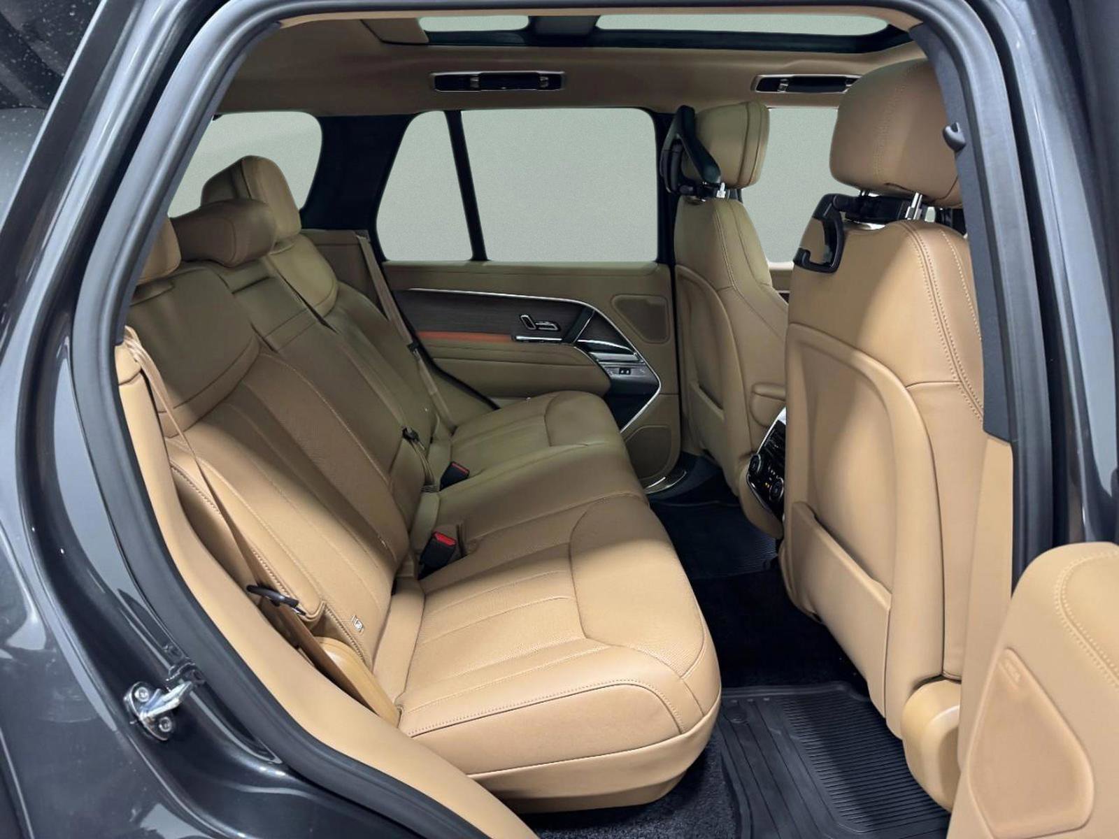 New 2026 Land Rover Range Rover SE image 10