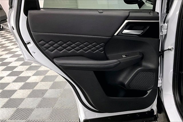 Used 2024 Mitsubishi Outlander SEL Black Edition image 19