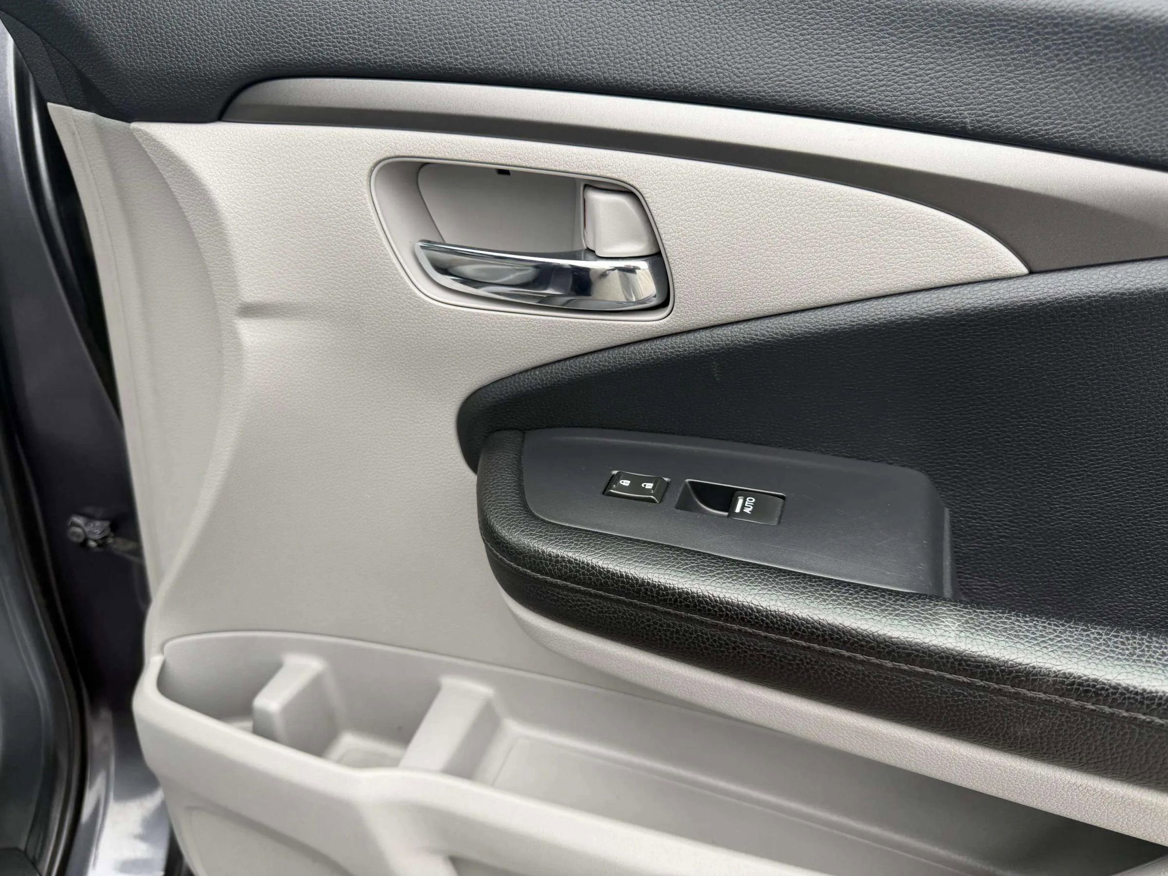 Used 2019 Honda Pilot EX image 17