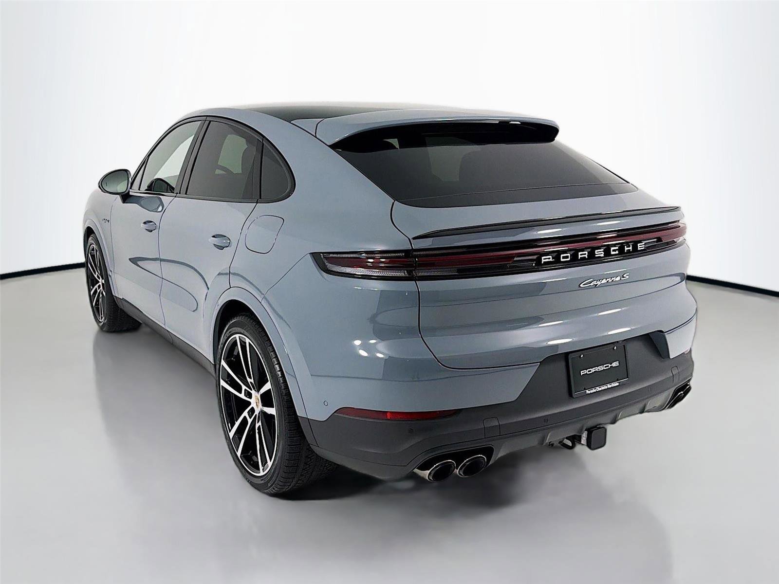 New 2026 Porsche Cayenne S image 3