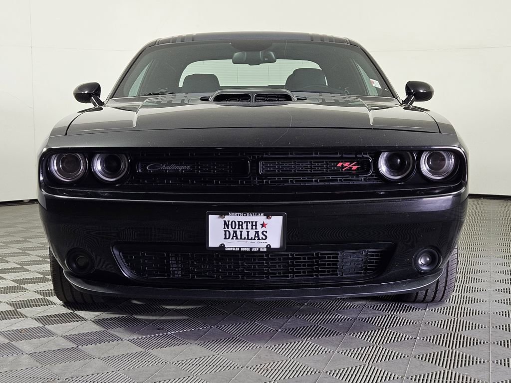 Used 2016 Dodge Challenger R/T RWD image 2
