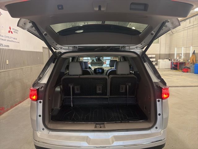 Used 2021 Chevrolet Traverse Premier w/ LPO, Floor Liner Package image 5