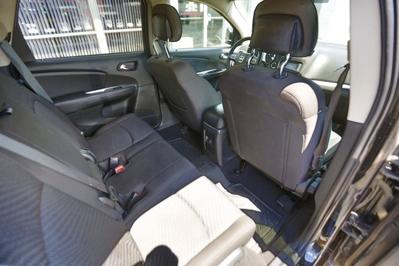 Used 2017 Dodge Journey SE w/ Flexible Seating Group FWD image 12