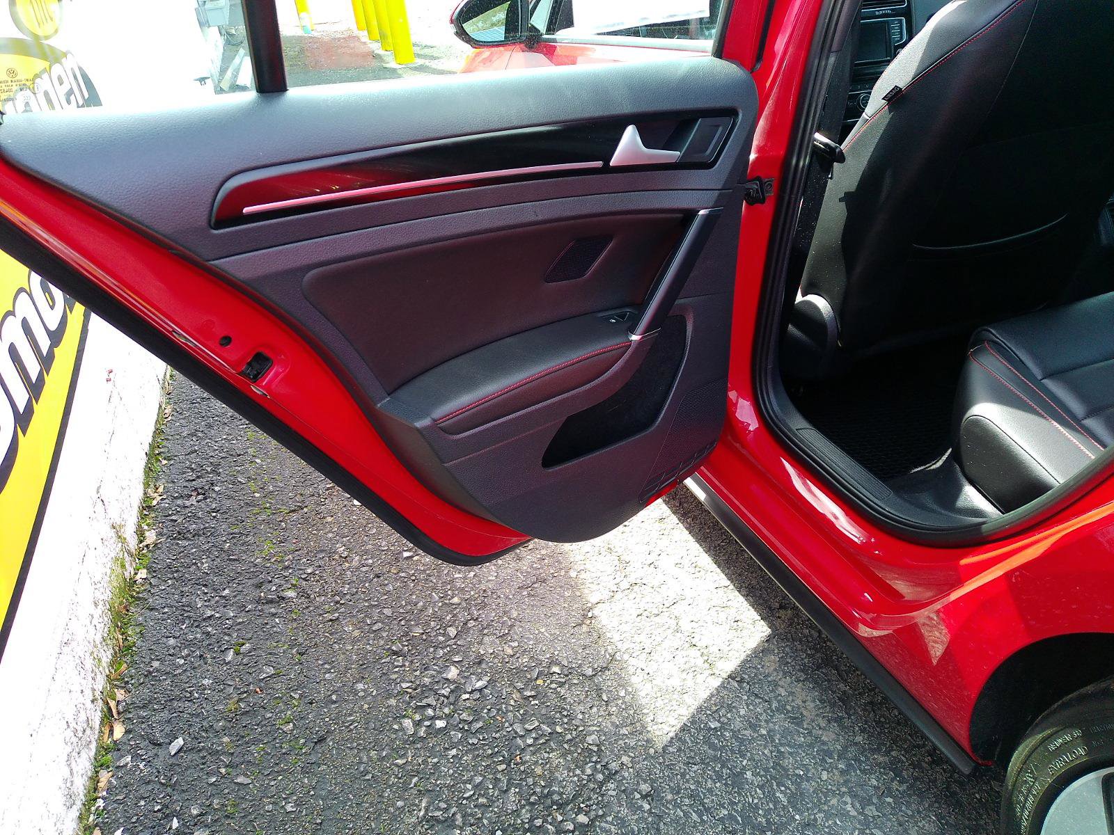 Used 2016 Volkswagen GTI Autobahn image 33